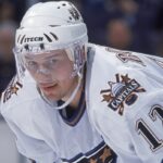 Peter Bondra in his Washington Capitals jersey.