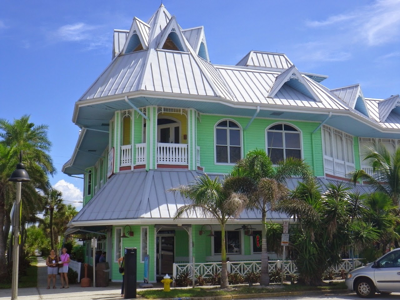 Discovering the Coastal Charm of Hurricane Seafood Restaurant in St. Pete Beach, FL 33706