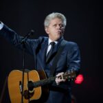 Peter Cetera performing with Chicago