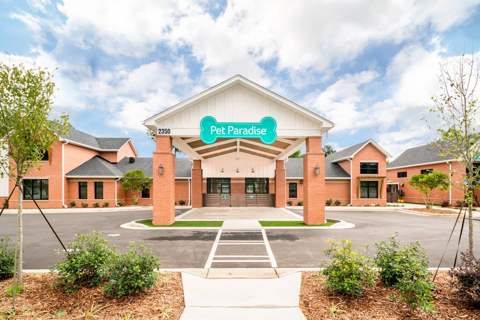 Pet Paradise Snellville Front Entrance